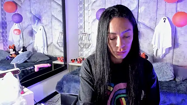 Snapshot of NiicolleMiller chatting on 10-18-25, 12:39 NiicolleMiller online show from 10-18-25, 12:39