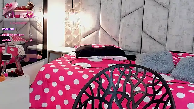 Snapshot of NiicolleMiller chatting on 11-01-25, 01:13 NiicolleMiller online show from 11-01-25, 01:13