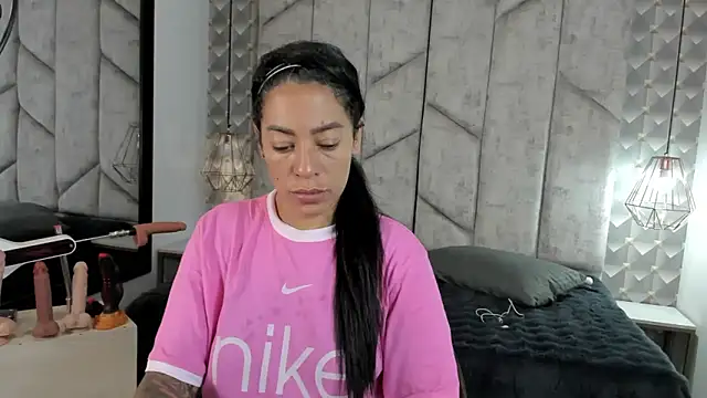 Snapshot of NiicolleMiller chatting on 11-10-25, 11:31 NiicolleMiller online show from 11-10-25, 11:31