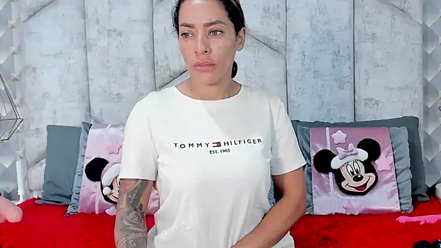 Snapshot of NiicolleMiller chatting on 12-04-25, 12:58 NiicolleMiller online show from 12-04-25, 12:58