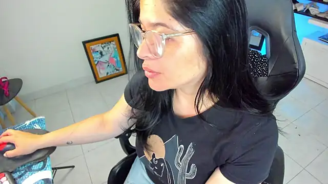 BellaFlaming online show from 04-13-26, 10:54