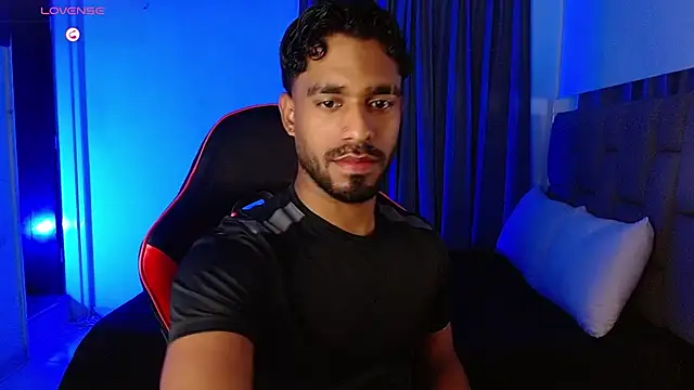 Snapshot of Christian_thor chatting on 11-21-25, 04:22 Christian thor online show from 11-21-25, 04:22