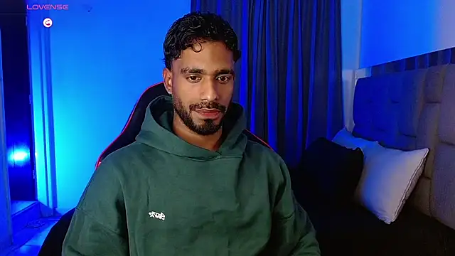 Snapshot of Christian_thor chatting on 11-30-25, 03:32 Christian thor online show from 11-30-25, 03:32