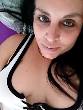 Snapshot of CRUELLAXX chatting on 03-03-25, 06:12 CRUELLAXX online show from 03-03-25, 06:12