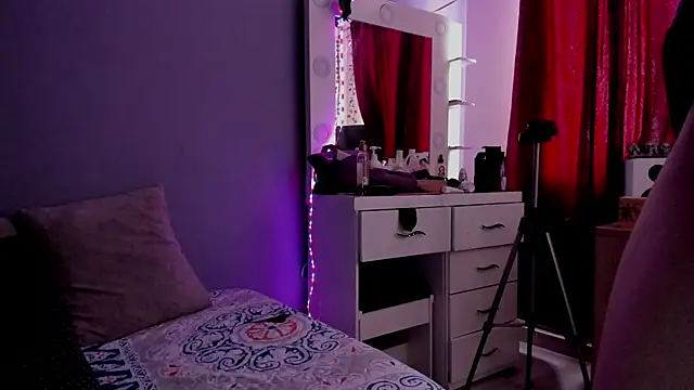 Snapshot of Room312_ chatting on 06-12-26, 02:49 Room312 online show from 06-12-26, 02:49