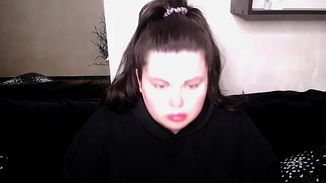 Emily Mo online show from 10-10-25, 05:28