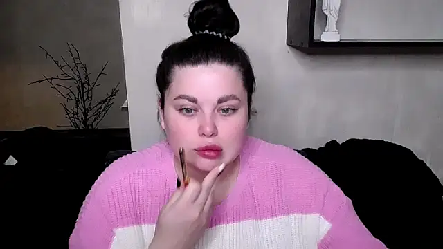 Emily Mo online show from 11-06-25, 06:47