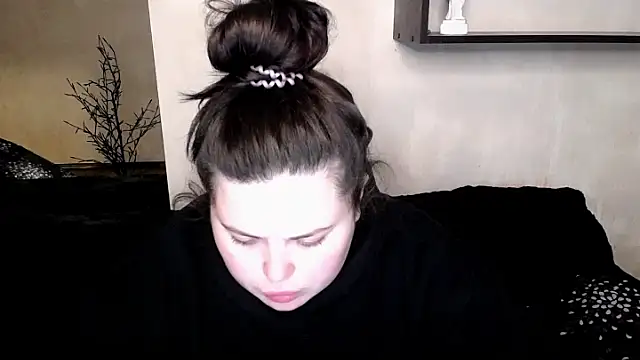 Emily Mo online show from 11-10-25, 06:34