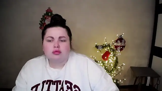 Emily Mo online show from 12-23-25, 06:00