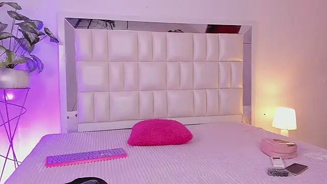 Snapshot of Anais_aradia chatting on 12-31-24, 05:33 Anais aradia online show from 12-31-24, 05:33