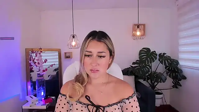 Snapshot of dina_ride chatting on 09-19-25, 12:39 dina ride online show from 09-19-25, 12:39