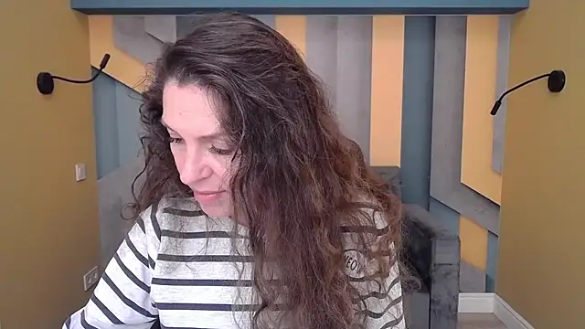 EllaLong online show from 10-26-25, 12:33