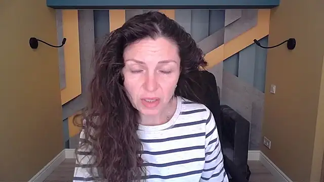 EllaLong online show from 04-05-26, 11:18