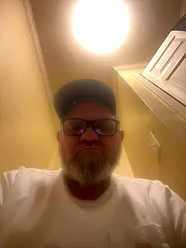 Snapshot of mrscum4u chatting on 12-13-25, 08:25 mrscum4u online show from 12-13-25, 08:25