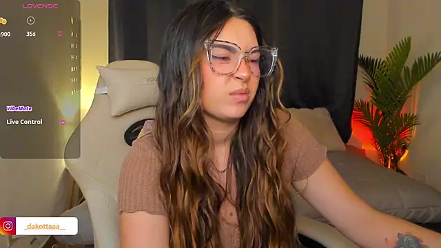 dakottaa  online show from 03-24-26, 11:32