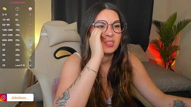 dakottaa  online show from 04-07-26, 11:37