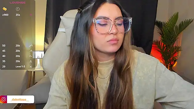 dakottaa  online show from 04-14-26, 11:33