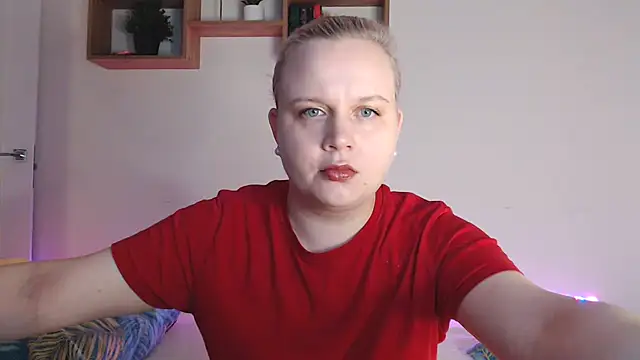 Snapshot of Karolina_love_ chatting on 10-11-25, 06:50 Karolina love  online show from 10-11-25, 06:50
