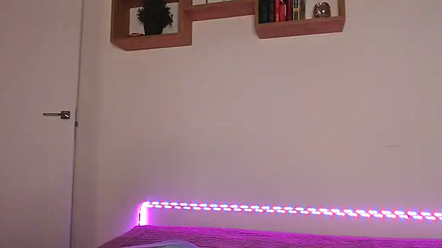 Snapshot of Karolina_love_ chatting on 11-23-25, 05:35 Karolina love online show from 11-23-25, 05:35