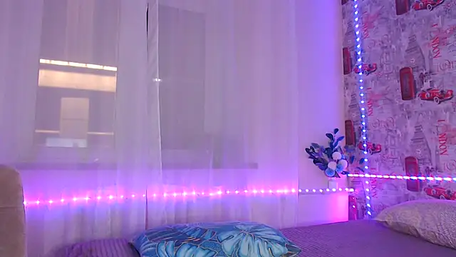 Snapshot of Karolina_love_ chatting on 05-31-26, 08:54 Karolina love online show from 05-31-26, 08:54