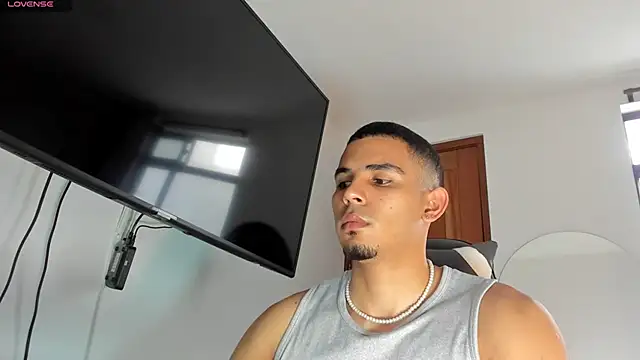 Snapshot of joss_111 chatting on 09-17-25, 12:40 joss 111 online show from 09-17-25, 12:40
