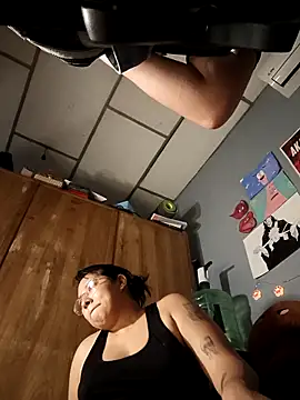 Snapshot of DanelyLopez chatting on 02-07-26, 04:38 DanelyLopez online show from 02-07-26, 04:38