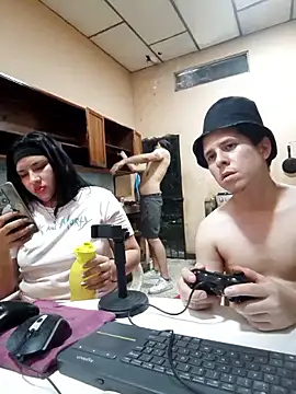 Snapshot of DanelyLopez chatting on 02-14-26, 03:47 DanelyLopez online show from 02-14-26, 03:47