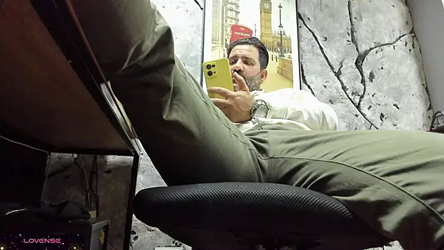 Maxi TheBigDaddy online show from 11-06-25, 04:30