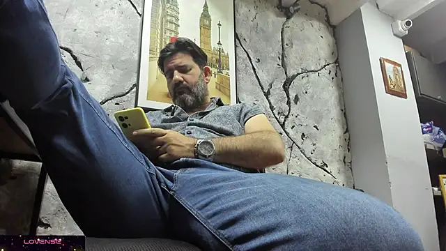 Maxi TheBigDaddy online show from 11-19-25, 10:37