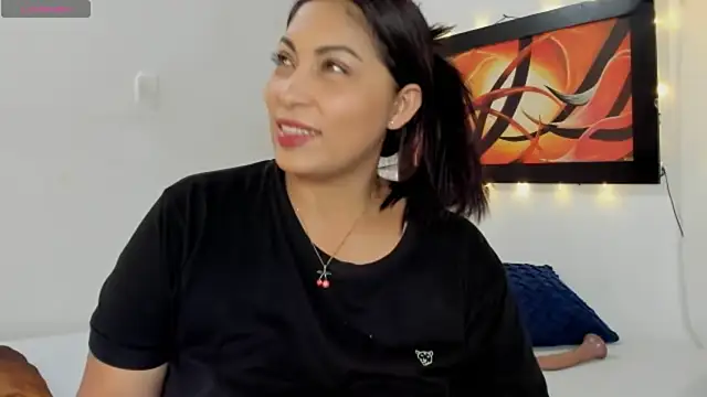 Snapshot of Lauralove_69 chatting on 05-05-26, 10:29 Lauralove 69 online show from 05-05-26, 10:29