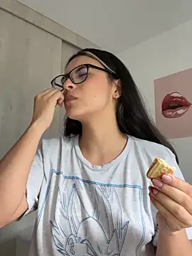 Snapshot of Cat2525 chatting on 02-08-26, 09:07 Cat2525 online show from 02-08-26, 09:07