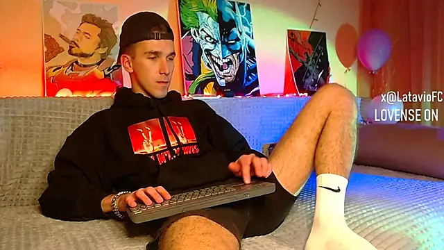 Snapshot of Midnighter_ chatting on 01-14-25, 02:40 Midnighter  online show from 01-14-25, 02:40