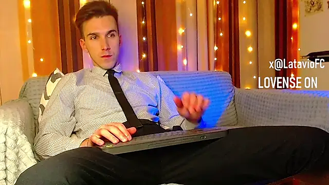 Midnighter  online show from 12-21-25, 11:01