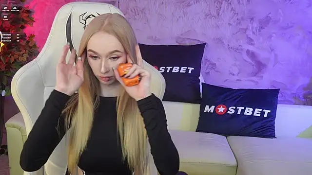 Amelia Blaze online show from 12-16-24, 10:45