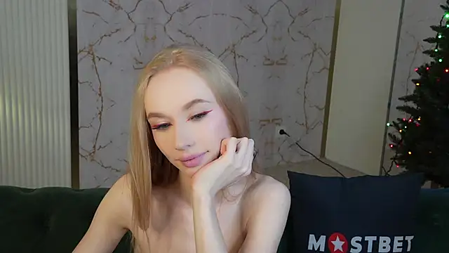 Amelia Blaze online show from 12-17-24, 05:18