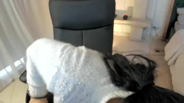 Snapshot of scarlet_miller1 chatting on 01-22-25, 11:45 scarlet miller1 online show from 01-22-25, 11:45