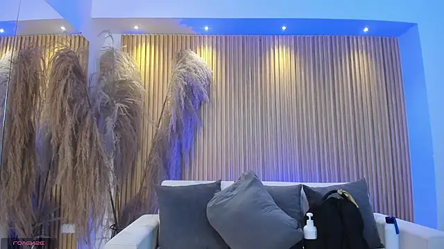 charlottewhitte online show from 03-18-25, 11:41