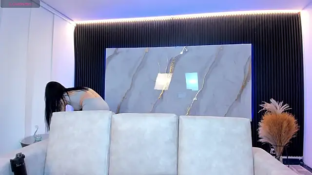 charlottewhitte online show from 12-17-25, 11:38