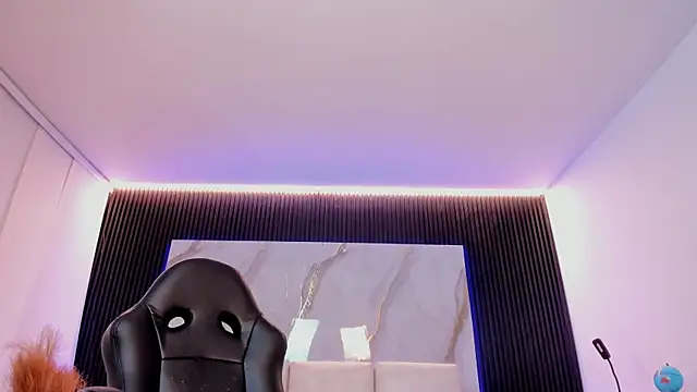 charlottewhitte online show from 04-17-26, 11:57