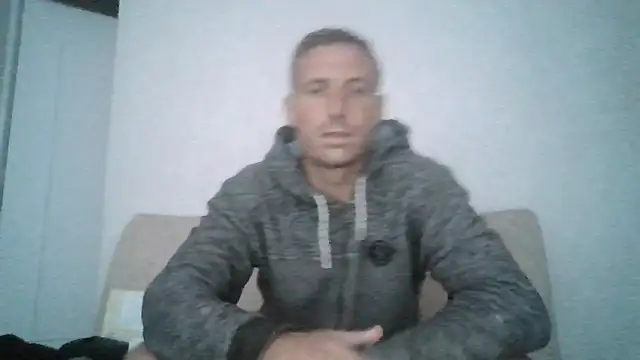 Snapshot of sebcucold chatting on 06-12-26, 10:30 sebcucold online show from 06-12-26, 10:30
