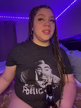 QueenNuttCollector online show from 12-21-24, 01:58