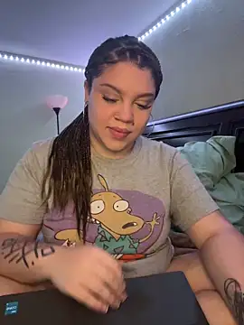 QueenNuttCollector online show from 12-30-24, 01:58