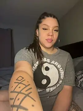 QueenNuttCollector online show from 01-07-25, 01:17