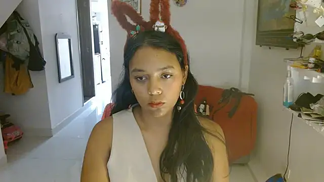 Chiara petterson online show from 12-14-25, 06:45