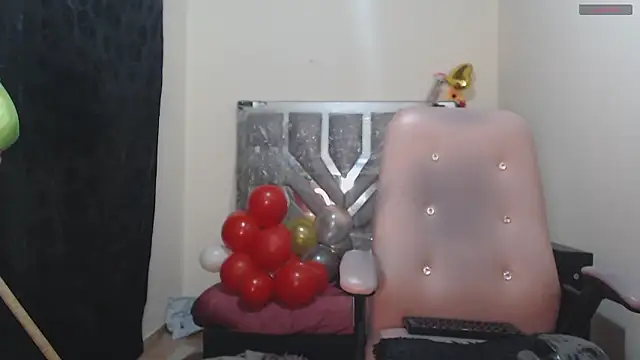 Snapshot of toxxxic_cams chatting on 05-26-26, 07:37 toxxxic cams online show from 05-26-26, 07:37