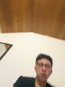 Snapshot of CamiRojas_boy chatting on 10-11-25, 04:44 CamiRojas boy online show from 10-11-25, 04:44