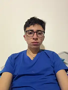 Snapshot of CamiRojas_boy chatting on 12-01-25, 04:17 CamiRojas boy online show from 12-01-25, 04:17