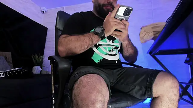 Snapshot of jhon_bear03 chatting on 06-03-26, 02:33 jhon bear03 online show from 06-03-26, 02:33