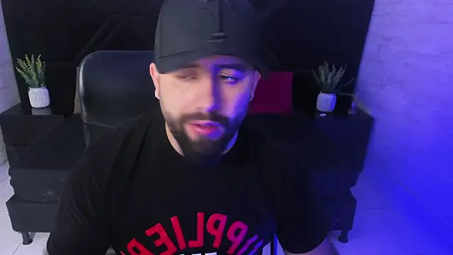 Snapshot of jhon_bear03 chatting on 06-17-26, 11:34 jhon bear03 online show from 06-17-26, 11:34