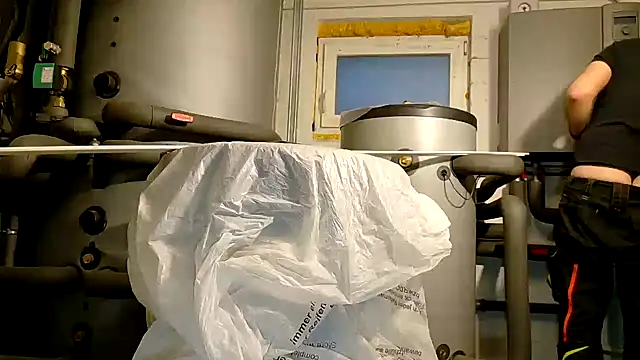 Snapshot of Nikeyone2 chatting on 12-14-24, 02:53 Nikeyone2 online show from 12-14-24, 02:53